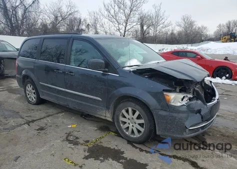 2014 Chrysler Town & Country Touring z USA, uszkodzony, nr VIN 2C4RC1BG8ER237685